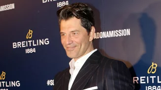 Ο Σάκης Ρουβάς απαντάει στις αντιδράσεις που προκάλεσαν οι δηλώσεις του για τον Δημήτρη Λιγνάδη