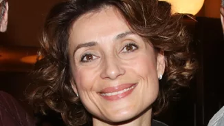 Στον παραμυθένιο γάμο της Ευδοκίας Ρουμελιώτη | Το παθιασμένο φιλί με τον σύζυγό της, Νικηφόρο Χαραγκιώνη