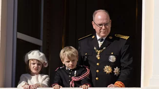 Tα τέσσερα παιδιά του Αλβέρτου, ποζάρουν για πρώτη φορά μαζί