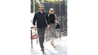 Jennifer Lopez – Ben Affleck | Το κινηματογραφικό τους φιλί στο αεροδρόμιο