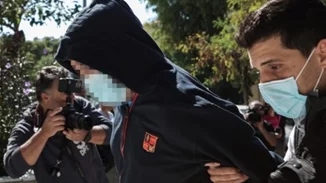 "Κάτι της έστειλε αυτός και εκείνη... κοκκίνισε": Πώς εντόπισαν τον 53χρονο - Πάνω από 10 άτομα βίασαν την 12χρονη