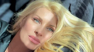 Ελένη Μενεγάκη | Ποζάρει "στις ακτίνες του ηλίου" και στέλνει ένα αισιόδοξο μήνυμα