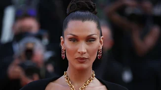 Η Bella Hadid με δάκρυα στα μάτια | "Έτσι είναι η κάθε μου μέρα και νύχτα τα τελευταία χρόνια"