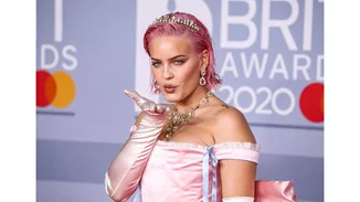 Brit Awards 2021 | Οι νικητές και τα highlights της βραδιάς