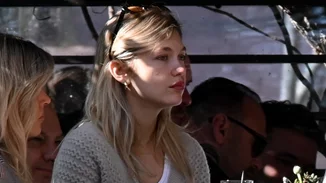 Η Κλέλια Ανδριολάτου για καφέ στο κέντρο της Αθήνας με τον αγαπημένο της