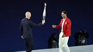 Φαντασμαγορική η τελετή έναρξης των Ολυμπιακών Αγώνων στο Παρίσι - Σε αερόστατο η ολυμπιακή φλόγα