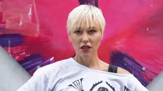 Πηνελόπη Αναστασοπούλου | Κόβει την ανάσα στο Instagram - Ποζάρει topless και εντυπωσιάζει με τα ράστα μαλλιά (Εικόνες)