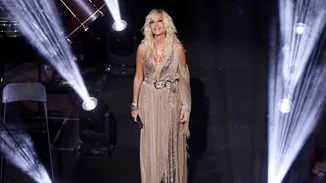 Άννα Βίσση | Οι δύο εντυπωσιακές δημιουργίες διά χειρός Βρεττού Βρεττάκου που φόρεσε στη συναυλία στο Ηρώδειο