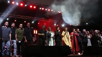 Συναυλία για τα 100 χρόνια από τη γέννηση του Μίκη Θεοδωράκη | "Λίγο ακόμα να σηκωθούμε λίγο ψηλότερα"