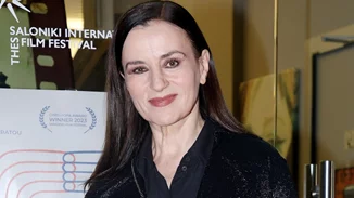 Εντυπωσιακή η Καρυοφυλλιά Καραμπέτη στην πρεμιέρα της ταινίας "Φόνισσα"