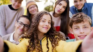 Γιατί είναι σημαντικό οι έφηβοι να μάθουν να διερευνούν τον εαυτό τους και τον κόσμο;