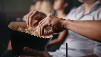 Δράμα ή κωμωδία | Ποιο είδος ταινίας μας παχαίνει περισσότερο