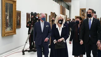 Καμίλα-πρίγκιπας Κάρολος | Οι συμβολισμοί πίσω από τις προστατευτικές τους μάσκες