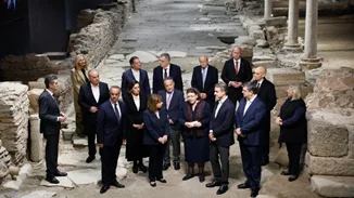 Η ΠτΔ και ο πρωθυπουργός ξεναγήθηκαν στα αρχαία ευρήματα στο σταθμό Βενιζέλου του Μετρό Θεσσαλονίκης