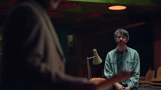 5 ενδιαφέρουσες ταινίες που ενέπνευσαν το Dept. Q του Netflix