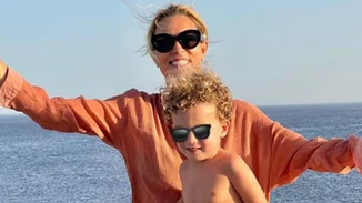 Βίκυ Καγιά - Ηλίας Κρασσάς | Ο γιος τους, Κάρολος, έγινε 4 - Οι τρυφερές φωτογραφίες με τη μητέρα του