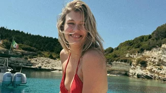 Ανάποδο μπικίνι | Η Κλέλια Ανδριολάτου φόρεσε το αγαπημένο μπικίνι των fashionistas