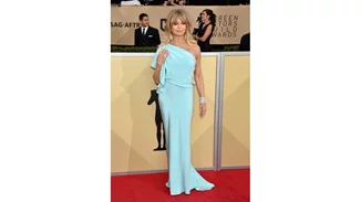 Η Goldie Hawn γιορτάζει τα γενέθλια του σκύλου της και αποδεικνύει για άλλη μία φορά ότι είναι θεά