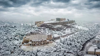 Προσοχή στις μετακινήσεις στο οδικό δίκτυο της Αττικής τις επόμενες ώρες λόγω πυκνών χιονοπτώσεων