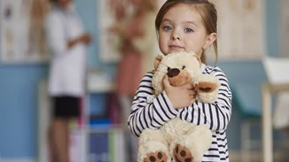 Τι είναι ο στρεπτόκοκκος, ποια τα συμπτώματα και τι να γνωρίζουν οι γονείς