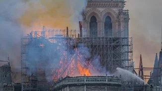 Παναγία των Παρισίων: Η "αναγέννησή" της πέντε χρόνια μετά την καταστροφική φωτιά