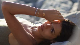 Τα κοσμήματα με την ελληνική υπογραφή που θα γίνουν το σήμα κατατεθέν του καλοκαιρινού σας στυλ