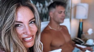 Με τον Bruno πάντα πάνω της | Η Αθηνά Οικονομάκου αποκάλυψε πως έχει τον αγαπημένο της μαζί της παντού