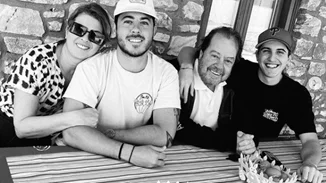 Σοφία Αλιμπέρτη | Έτσι της ευχήθηκε ο γιος της, Μιχαήλ Βαρθακούρης