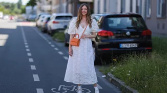 Τα λευκά φορέματα με κεντήματα είναι ό,τι πιο όμορφο θα φορέσεις το καλοκαίρι