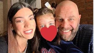 Ήβη Αδάμου | Ψήνει μπισκότα με τις φίλες της κόρης της, Ανατολής