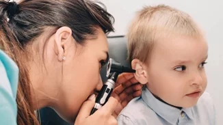 Κίνδυνοι για την ακοή των παιδιών από τον υπερβολικό θόρυβο