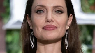 Angelina Jolie | Η σπάνια εμφάνιση με την κόρη της στο κόκκινο χαλί