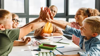 Μαρία Ντάβου | "Να ενισχύσουμε την κριτική σκέψη των παιδιών, να τα βοηθήσουμε να αποδομήσουν αυτό το εκπαιδευτικό σύστημα"