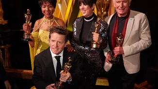 Μichael J. Fox | "Συνεχίζω την αναζήτηση θεραπείας του Πάρκινσον"