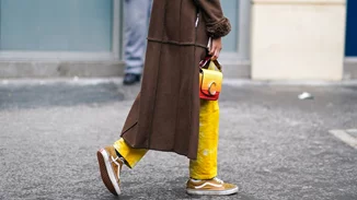 Εσύ θα φορούσες τα Vans σου σ' ένα πάρτι ή night out; Τα δυο ζευγάρια που θα σε πείσουν