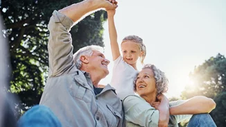 Παιδιά με αυτοπεποίθηση: 4 φράσεις που πρέπει να αποφεύγουν οι παππούδες