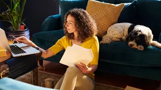 Μπήκες τηλεργασία; Τα homewear κομμάτια που θα κάνουν κάθε μέρα κομψότερη