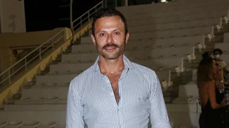 Ο Γιώργος Παπαπαύλου σοκάρει | "Σκηνοθέτης έβαλε το χέρι του βίαια μέσα στο παντελόνι μου"