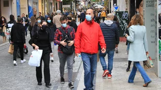 Στο τραπέζι το τέλος της μάσκας στους εξωτερικούς χώρους - Συνεδριάζουν οι ειδικοί