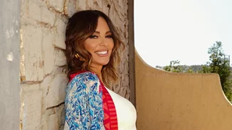 Η Μπέττυ Μαγγίρα κάνει διακοπές στην Αμοργό | Το μπικίνι που αναδεικνύει την καλλίγραμμη σιλουέτα της