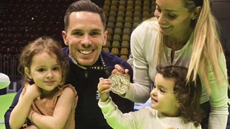 Λευτέρης Πετρούνιας | Είναι ο μεγαλύτερος φαν της Σοφίας και της Λένιας