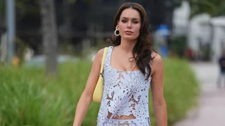 5 συμβουλές μόδας που θα σε βάλουν σε vacation mood ακόμα κι αν βρίσκεσαι στην πόλη