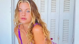 Ηλέκτρα | Η καλλονή κόρη της Δωροθέας Μερκούρη ποζάρει με μαγιό στην πιο σέξι φωτογραφία που θα δεις σήμερα