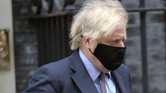 Κανένα σχόλιο από Boris Johnson και πρίγκιπα Κάρολο για τη συνέντευξη του Harry και της Meghan