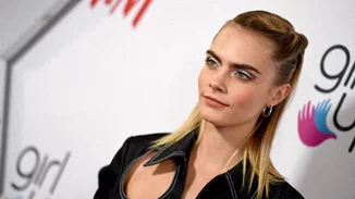 Αγνώριστη η Cara Delevingne | Από iconic ξανθιά έγινε καστανή