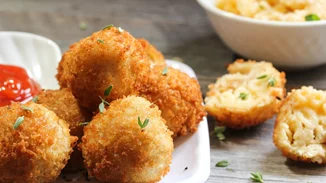 Τυροκεφτέδες με ανθότυρο που λιώνουν στο στόμα | Η πιο yummy συνταγή της Αργυρώς Μπαρμπαρίγου