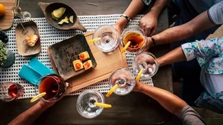 Πού βγαίνουμε για ποτό και φαγητό μετά το γραφείο;