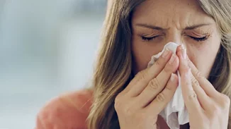 Ιώσεις | Γιατί δεν πρέπει να πάρεις ψευδάργυρο και βιταμίνη C;