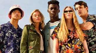 Στη καλοκαιρινή καμπάνια της Superdry θα βρεις όσα σου έλειψαν