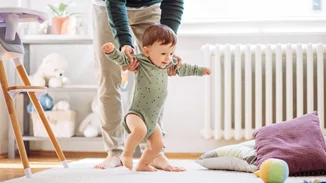 Περπατούρα ναι ή όχι; Τι λέει η παιδίατρος